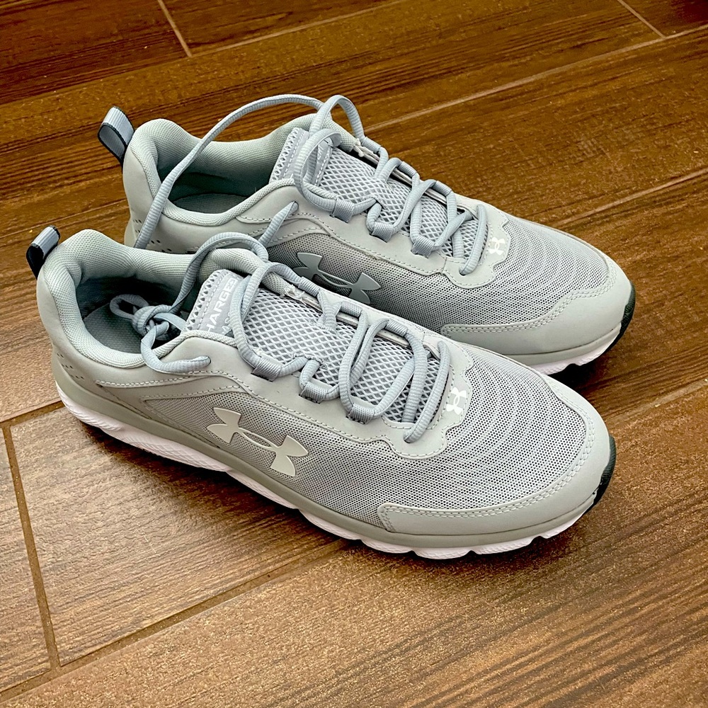 Men’s Under Armour sneakers